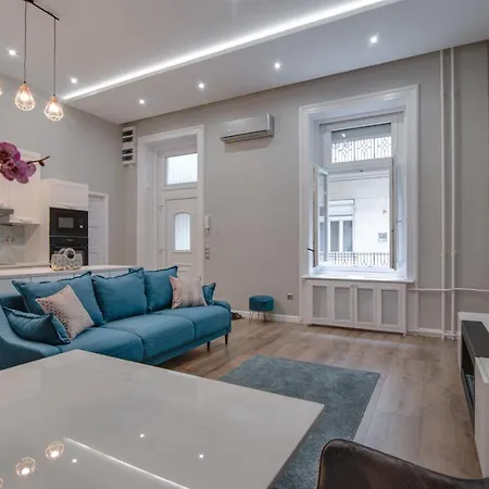 Helios Downtown Martha *