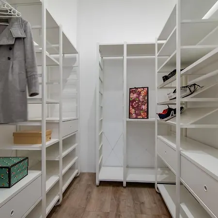 Helios Downtown Martha