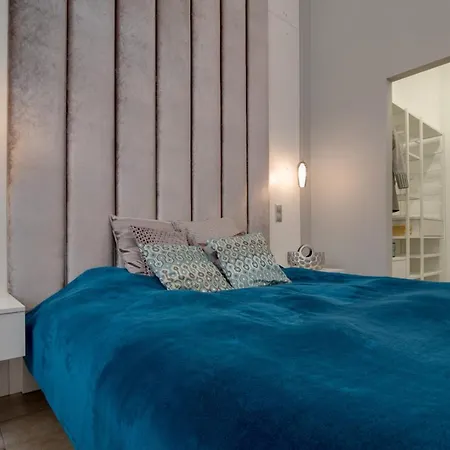 Helios Downtown Martha