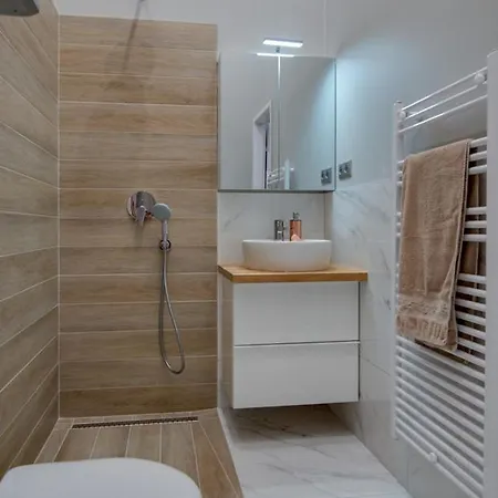 Helios Downtown Martha *