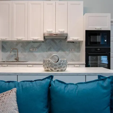 Helios Downtown Martha *