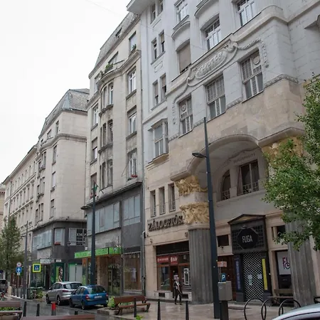 Helios Downtown Martha *